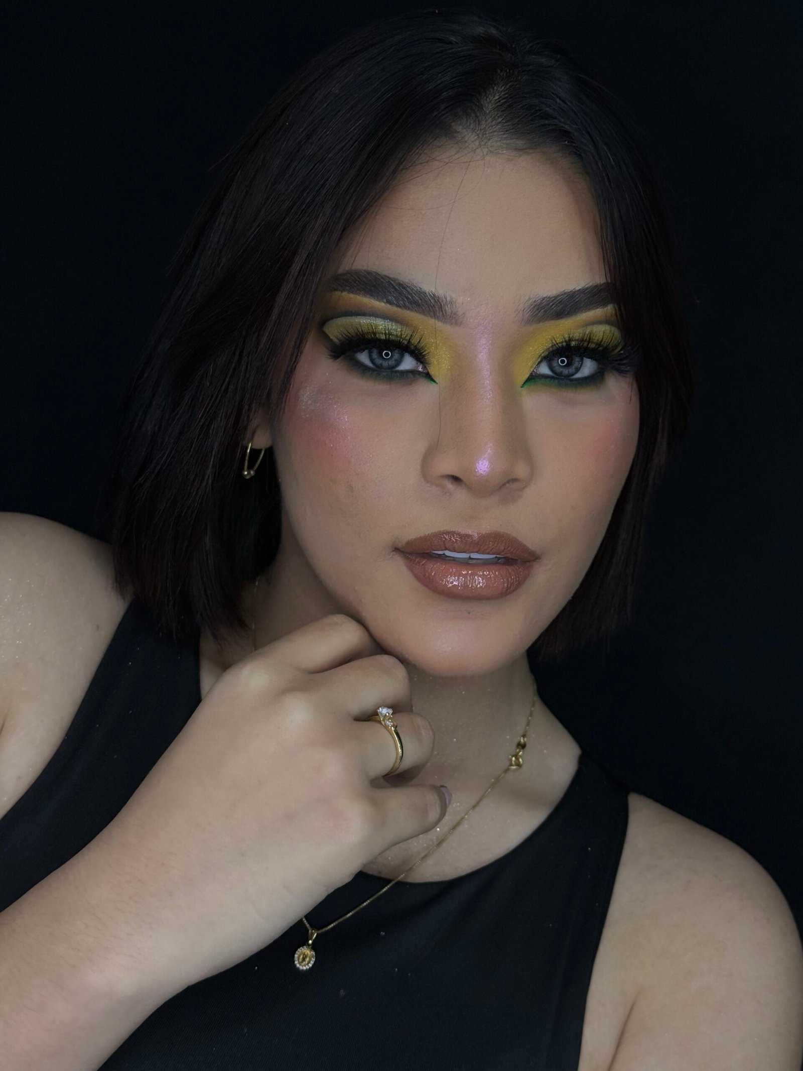 Academia de maquillaje comparada con un curso corto